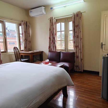 Rooftop Studio And 2Bhk Apartments In Kathmandu'S Most Happening Place Esterno foto