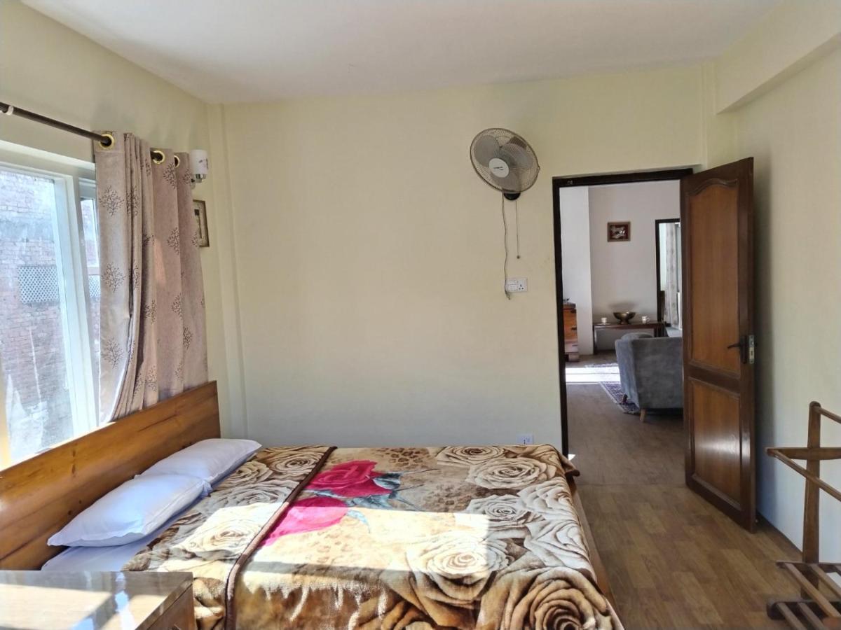 Rooftop Studio And 2Bhk Apartments In Kathmandu'S Most Happening Place Esterno foto