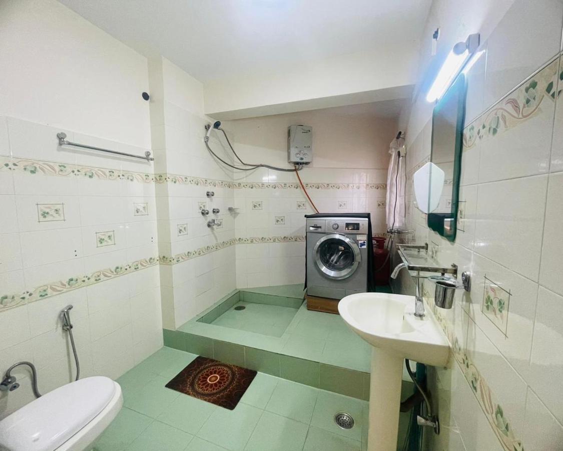 Rooftop Studio And 2Bhk Apartments In Kathmandu'S Most Happening Place Esterno foto
