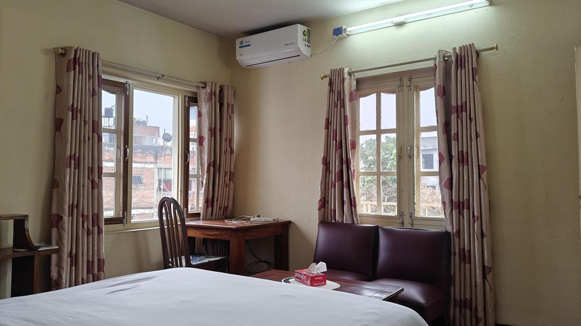 Rooftop Studio And 2Bhk Apartments In Kathmandu'S Most Happening Place Esterno foto